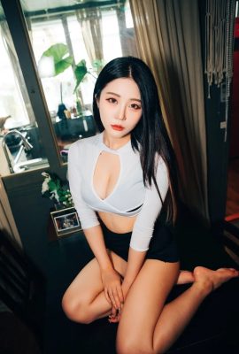 Jeong Bomi 정보미, [LOOZY] Roomate Set.01