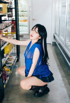 ZIA.Kwon 권지아, [Loozy] Part time Set.02