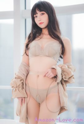 Cosplay 汪知子 风衣