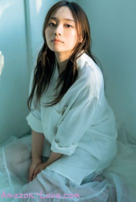 Minami Umezawa 梅澤美波, Shonen 杂志 2023 No.44 (週刊少年マガジン 2023年44号)