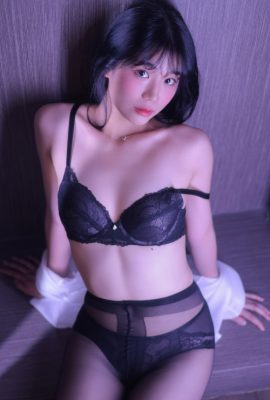 Yui 유이, [Yo-U] Blackroom Set.03