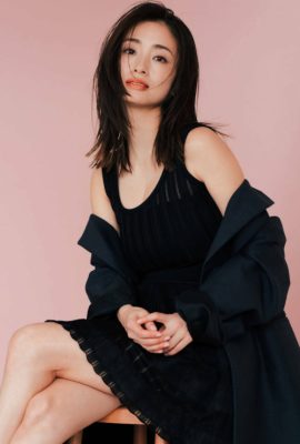 Aya Ueto 上戸彩, Shukan Bunshun 2023.02.23 (週刊文春 2023年2月23日号)